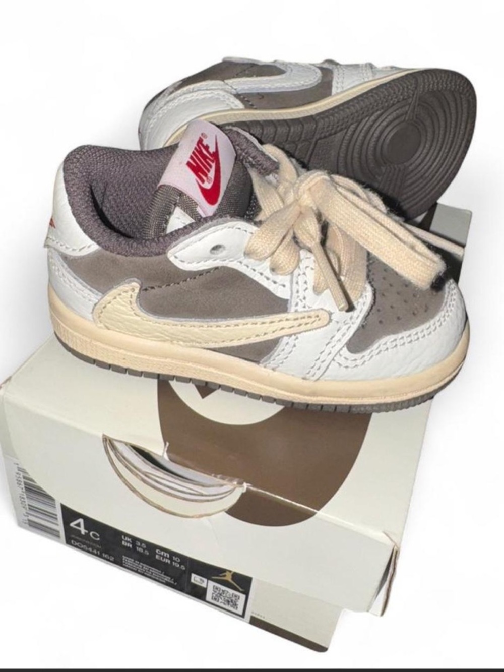 Travis Scott Reverse Mocha (TD) - Picture 2 of 4